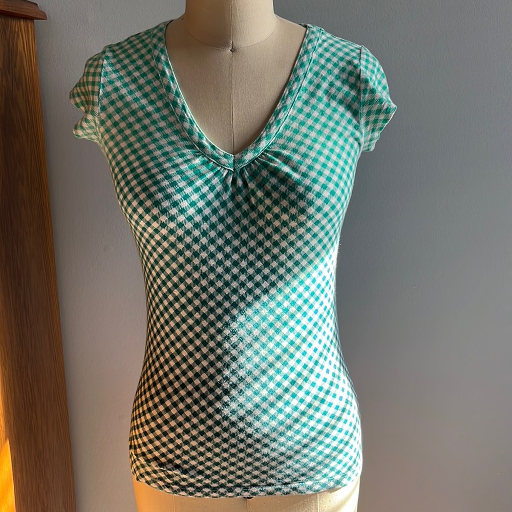 So green & white top